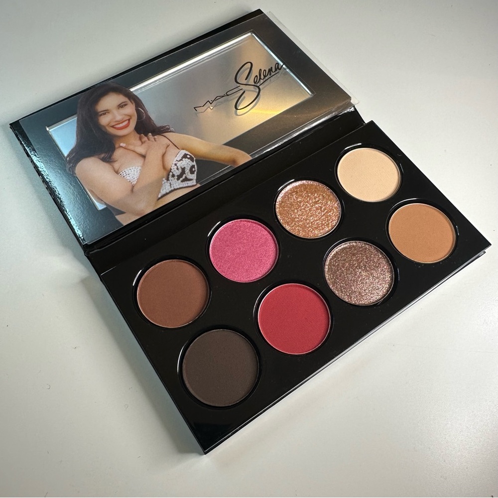 New Mac X Selena Limited Edition Eyeshadow Palette Collectible